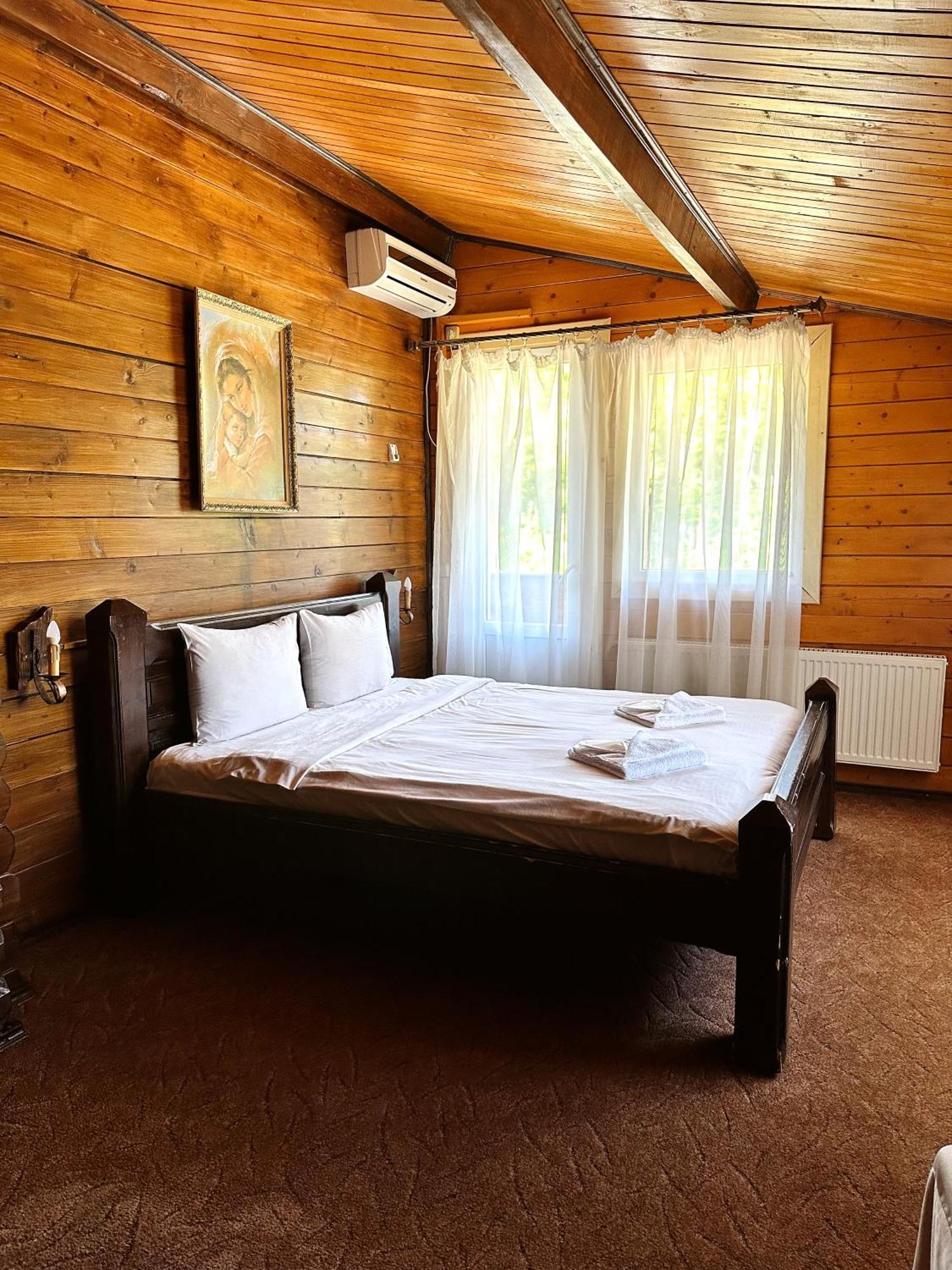 Orlyne Gnizdo Hotel Chernivtsi Luaran gambar